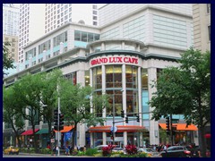 Magnificent Mile 094 - Grand Lux Cafe